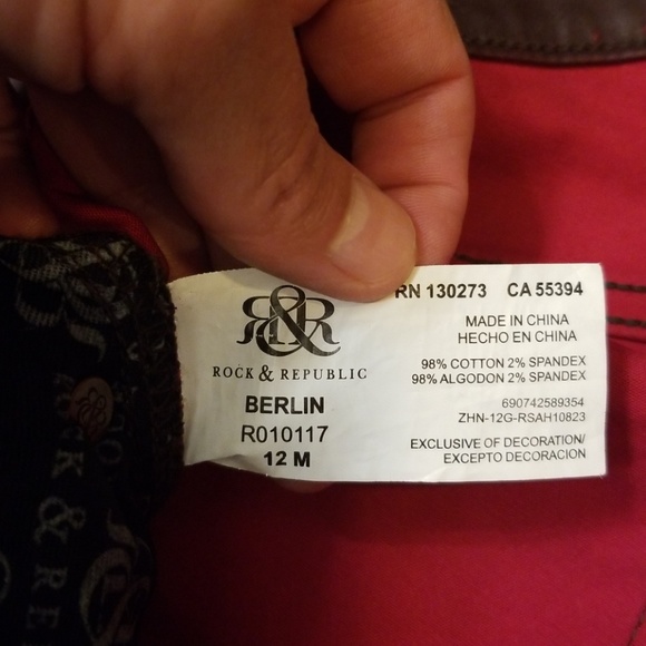 Rock & Republic Oxblood Jeans - Picture 4 of 5